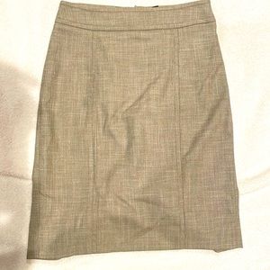 White House black market size 0 skirt